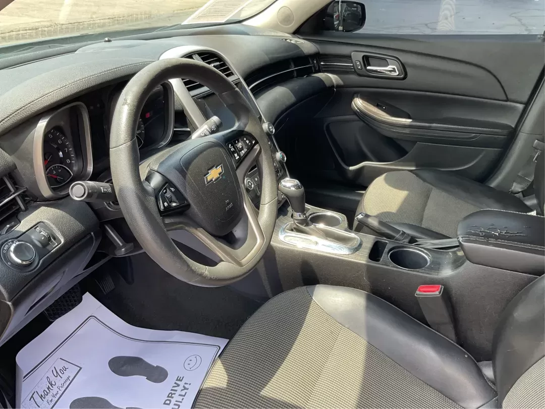 2015 Chevrolet Malibu 1LT (1G11C5SL6FF) with an ECOTEC 2.5L I-4 gasoline direct injection engine, located at 4508 South Dixie Dr, Moraine, OH, 45439, (937) 908-9800, 39.689976, -84.218452 - **Discover Your Perfect Ride: 2015 Chevrolet Malibu 1LT at Advantage Car and Credit in Fairborn, OH!**<br /> <br /> Are you on the hunt for a dependable sedan that balances style, comfort, and efficiency? Look no further than this 2015 Chevrolet Malibu 1LT, ideal for commuters, growing families, or - Photo#8