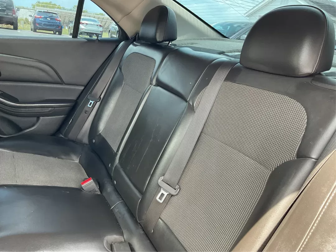 2015 Chevrolet Malibu 1LT (1G11C5SL6FF) with an ECOTEC 2.5L I-4 gasoline direct injection engine, located at 4508 South Dixie Dr, Moraine, OH, 45439, (937) 908-9800, 39.689976, -84.218452 - **Discover Your Perfect Ride: 2015 Chevrolet Malibu 1LT at Advantage Car and Credit in Fairborn, OH!**<br /> <br /> Are you on the hunt for a dependable sedan that balances style, comfort, and efficiency? Look no further than this 2015 Chevrolet Malibu 1LT, ideal for commuters, growing families, or - Photo#9