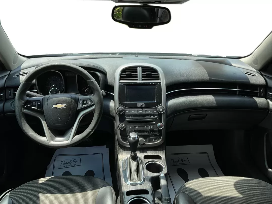 2015 Chevrolet Malibu 1LT (1G11C5SL6FF) with an ECOTEC 2.5L I-4 gasoline direct injection engine, located at 4508 South Dixie Dr, Moraine, OH, 45439, (937) 908-9800, 39.689976, -84.218452 - **Discover Your Perfect Ride: 2015 Chevrolet Malibu 1LT at Advantage Car and Credit in Fairborn, OH!**<br /> <br /> Are you on the hunt for a dependable sedan that balances style, comfort, and efficiency? Look no further than this 2015 Chevrolet Malibu 1LT, ideal for commuters, growing families, or - Photo#20