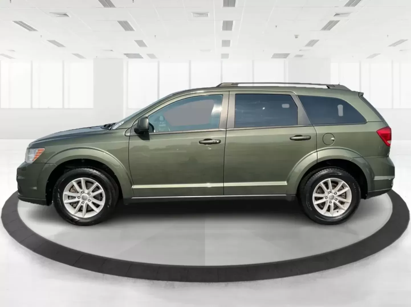 2017 Dodge Journey SXT AWD (3C4PDDBG9HT) with an Pentastar 3.6L V-6 DOHC engine, located at 401 Woodman Dr, Riverside, OH, 45431, (937) 908-9800, 39.760899, -84.123421 - Photo#5