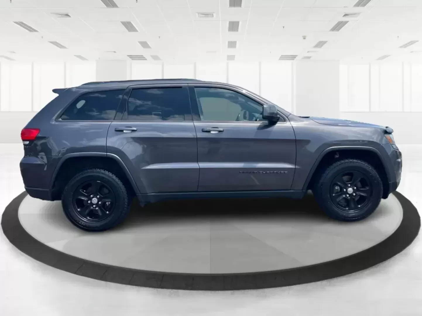 2016 Jeep Grand Cherokee Laredo (1C4RJFAG8GC) with an Pentastar 3.6L V-6 DOHC engine, located at 880 E. National Road, Vandalia, OH, 45377, (937) 908-9800, 39.891918, -84.183594 - ### Experience Unmatched Comfort and Adventure with the 2016 Jeep Grand Cherokee Laredo<br /> <br /> Are you a weekend adventurer or a growing family seeking the perfect blend of style, comfort, and capability? Look no further than the 2016 Jeep Grand Cherokee Laredo, an SUV that perfectly suits you - Photo#1