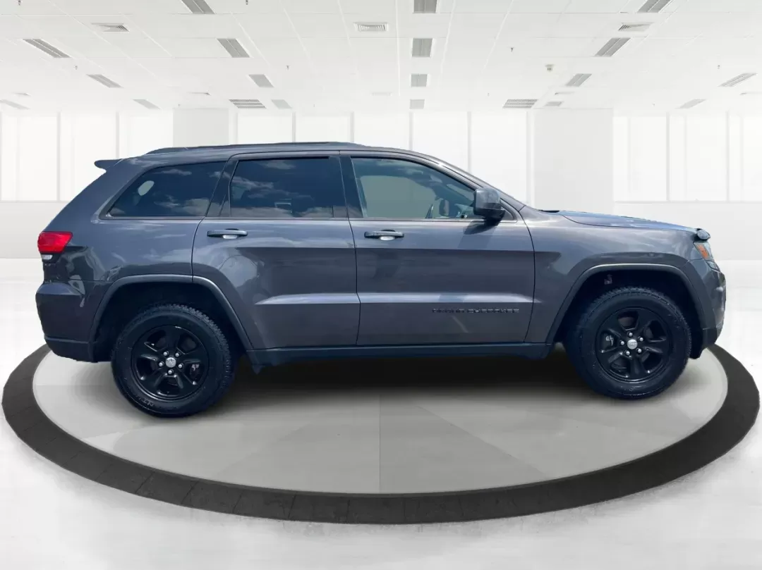 2016 Jeep Grand Cherokee Laredo (1C4RJFAG8GC) with an Pentastar 3.6L V-6 DOHC engine, located at 1184 Kauffman Ave, Fairborn, OH, 45324, (937) 908-9800, 39.807072, -84.030914 - ### Experience Unmatched Comfort and Adventure with the 2016 Jeep Grand Cherokee Laredo<br /> <br /> Are you a weekend adventurer or a growing family seeking the perfect blend of style, comfort, and capability? Look no further than the 2016 Jeep Grand Cherokee Laredo, an SUV that perfectly suits you - Photo#1