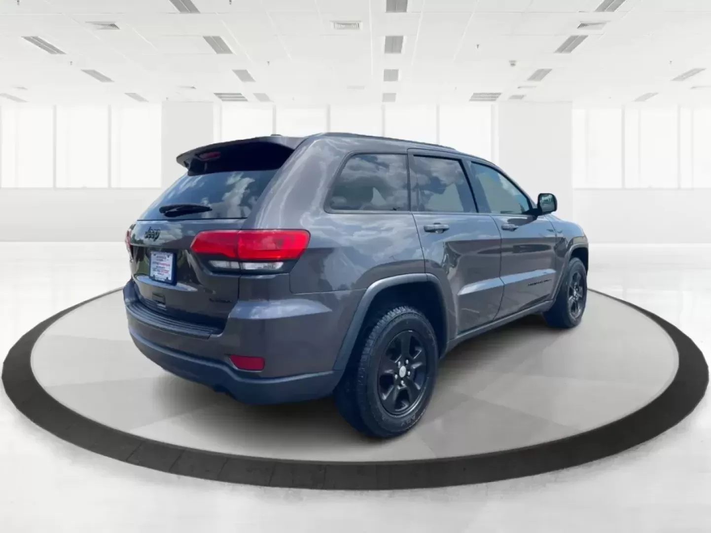 2016 Jeep Grand Cherokee Laredo (1C4RJFAG8GC) with an Pentastar 3.6L V-6 DOHC engine, located at 880 E. National Road, Vandalia, OH, 45377, (937) 908-9800, 39.891918, -84.183594 - ### Experience Unmatched Comfort and Adventure with the 2016 Jeep Grand Cherokee Laredo<br /> <br /> Are you a weekend adventurer or a growing family seeking the perfect blend of style, comfort, and capability? Look no further than the 2016 Jeep Grand Cherokee Laredo, an SUV that perfectly suits you - Photo#2