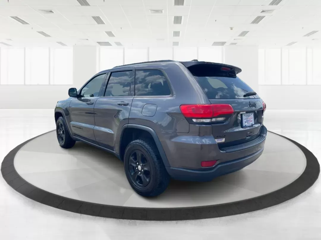 2016 Jeep Grand Cherokee Laredo (1C4RJFAG8GC) with an Pentastar 3.6L V-6 DOHC engine, located at 1184 Kauffman Ave, Fairborn, OH, 45324, (937) 908-9800, 39.807072, -84.030914 - ### Experience Unmatched Comfort and Adventure with the 2016 Jeep Grand Cherokee Laredo<br /> <br /> Are you a weekend adventurer or a growing family seeking the perfect blend of style, comfort, and capability? Look no further than the 2016 Jeep Grand Cherokee Laredo, an SUV that perfectly suits you - Photo#4