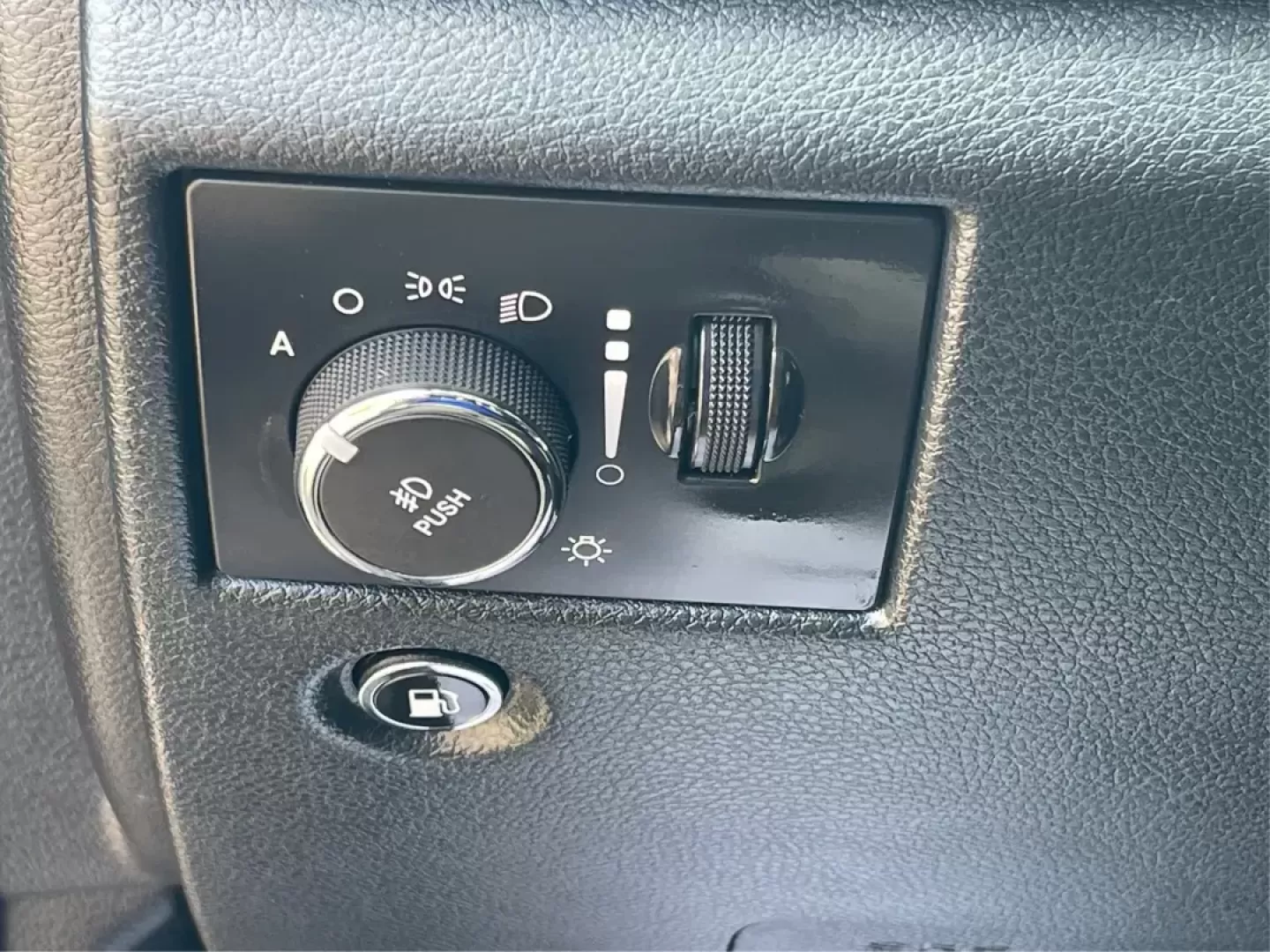 2016 Jeep Grand Cherokee Laredo (1C4RJFAG8GC) with an Pentastar 3.6L V-6 DOHC engine, located at 880 E. National Road, Vandalia, OH, 45377, (937) 908-9800, 39.891918, -84.183594 - ### Experience Unmatched Comfort and Adventure with the 2016 Jeep Grand Cherokee Laredo<br /> <br /> Are you a weekend adventurer or a growing family seeking the perfect blend of style, comfort, and capability? Look no further than the 2016 Jeep Grand Cherokee Laredo, an SUV that perfectly suits you - Photo#16