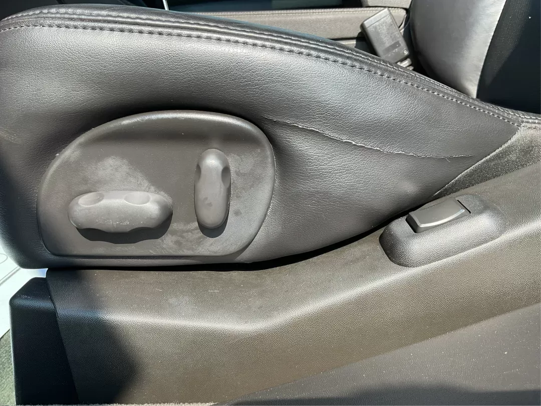 2008 Cadillac SRX V6 (1GYEE437480) with an 3.6L V-6 DOHC engine, located at 880 E. National Road, Vandalia, OH, 45377, (937) 908-9800, 39.891918, -84.183594 - Photo#16