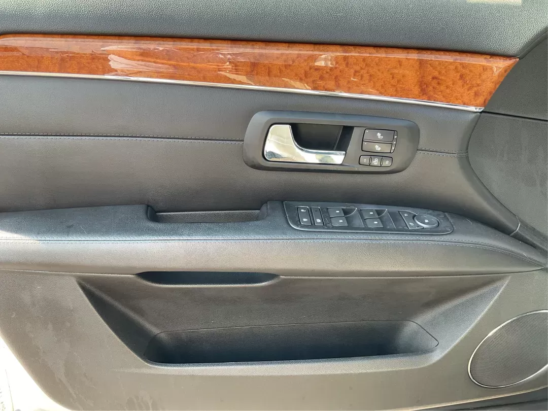 2008 Cadillac SRX V6 (1GYEE437480) with an 3.6L V-6 DOHC engine, located at 880 E. National Road, Vandalia, OH, 45377, (937) 908-9800, 39.891918, -84.183594 - Photo#17