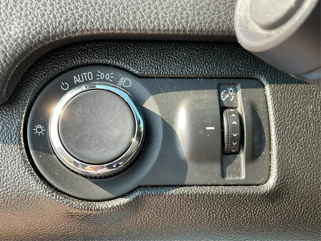 2017 Buick Regal Turbo GS (2G4GU5GX8H9) with an 2L I-4 gasoline direct injection engine, located at 8750 N County Rd 25A, Piqua, OH, 45356, (937) 908-9800, 40.164391, -84.232513 - Photo#16