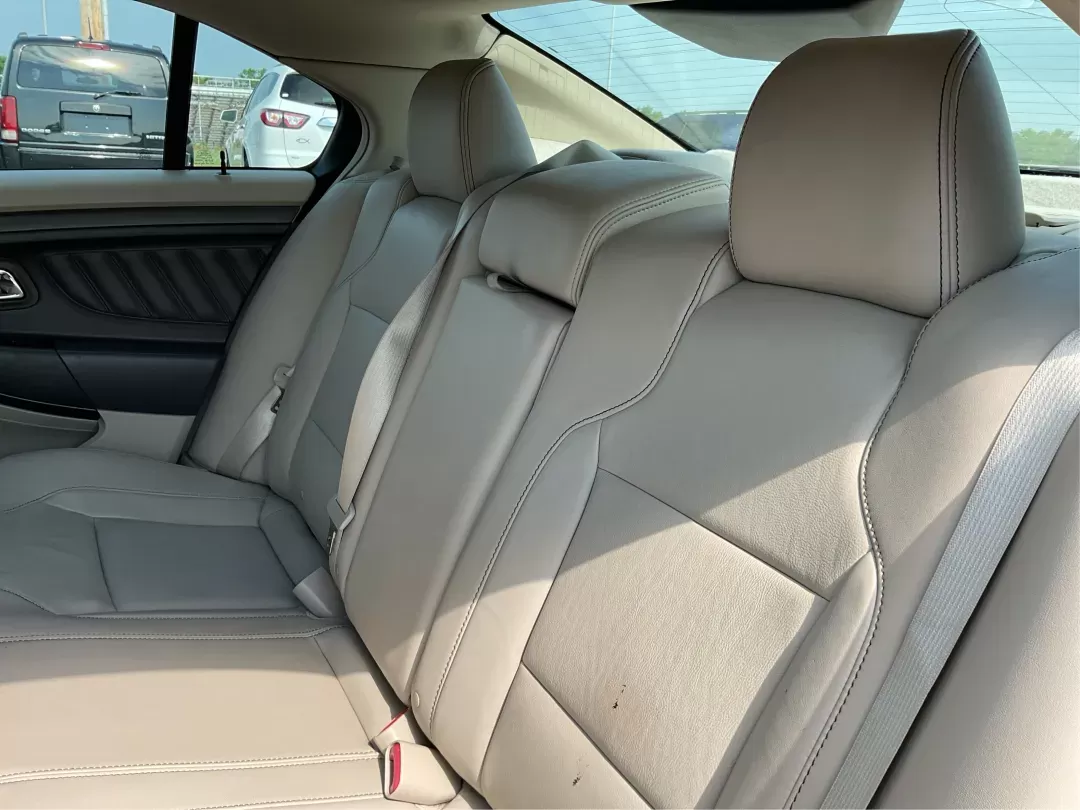2011 Ford Taurus SEL (1FAHP2EW5BG) with an Duratec 3.5L V-6 DOHC engine, located at 8750 N County Rd 25A, Piqua, OH, 45356, (937) 908-9800, 40.164391, -84.232513 - Photo#9
