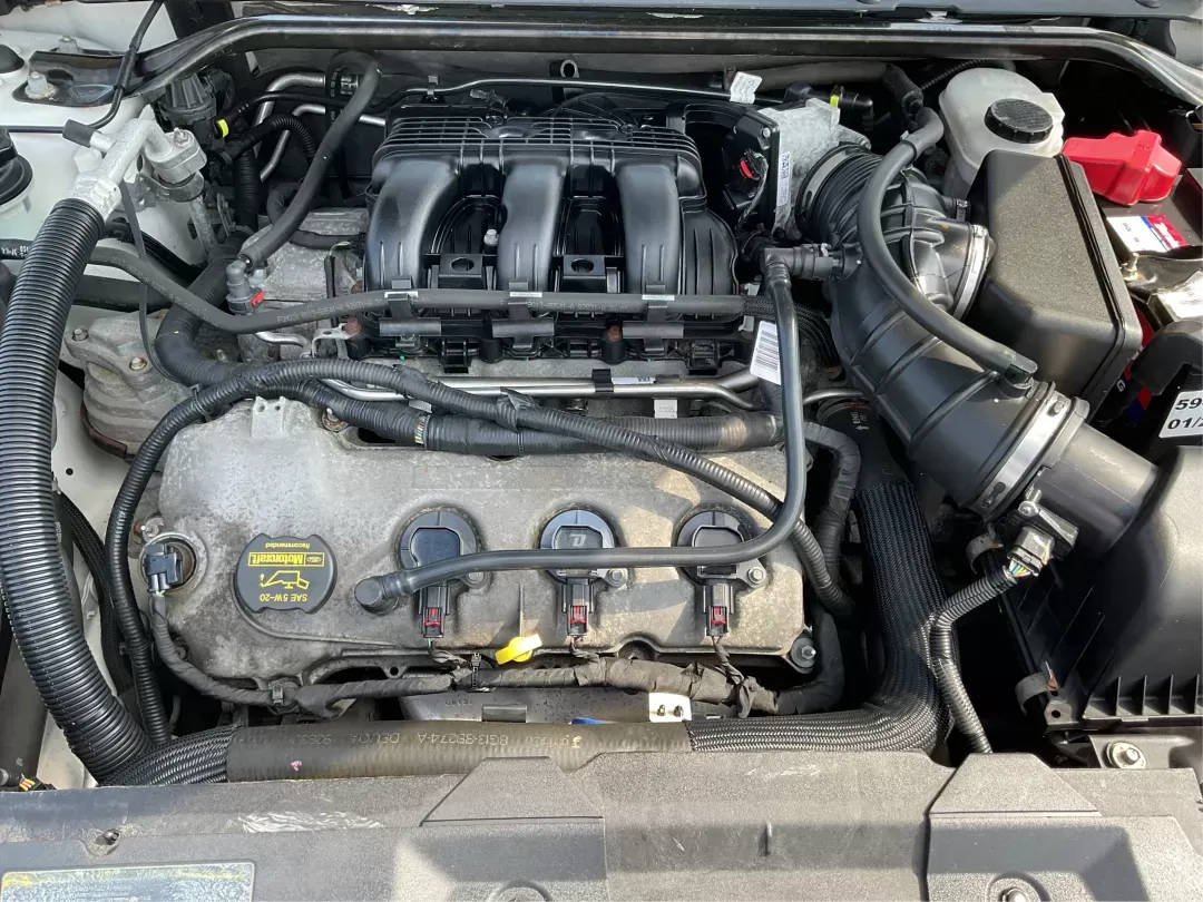 2011 Ford Taurus SEL (1FAHP2EW5BG) with an Duratec 3.5L V-6 DOHC engine, located at 8750 N County Rd 25A, Piqua, OH, 45356, (937) 908-9800, 40.164391, -84.232513 - Photo#10