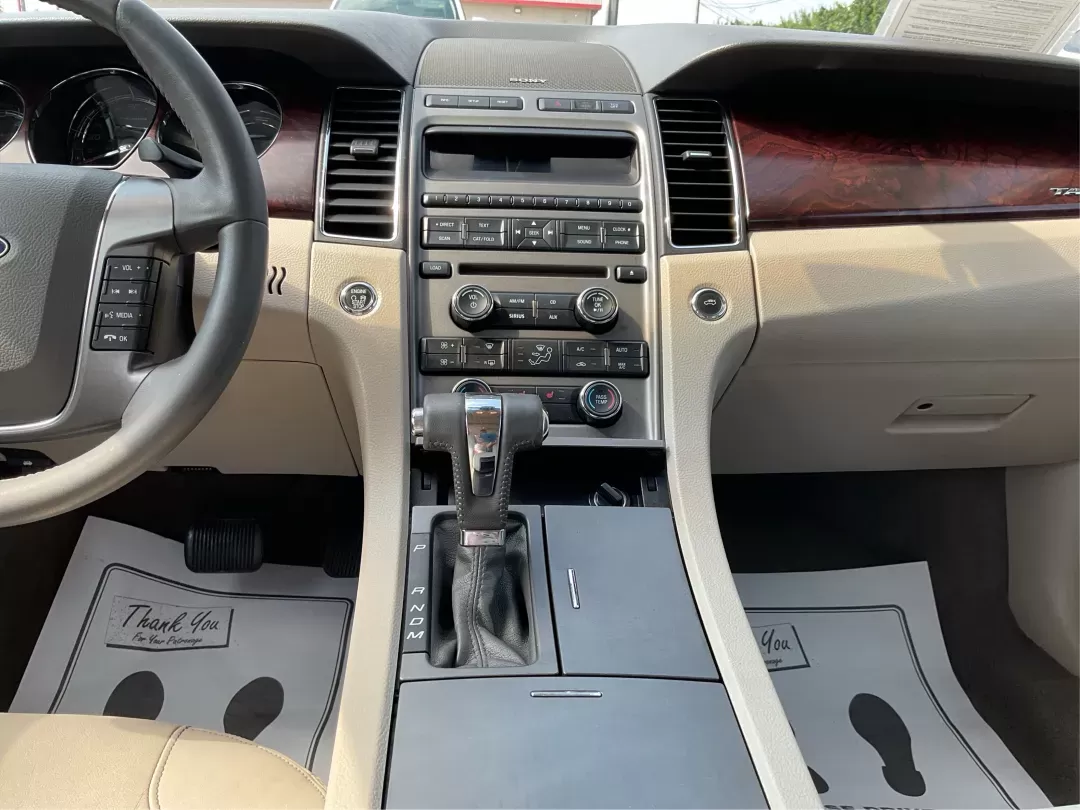 2011 Ford Taurus SEL (1FAHP2EW5BG) with an Duratec 3.5L V-6 DOHC engine, located at 8750 N County Rd 25A, Piqua, OH, 45356, (937) 908-9800, 40.164391, -84.232513 - Photo#12