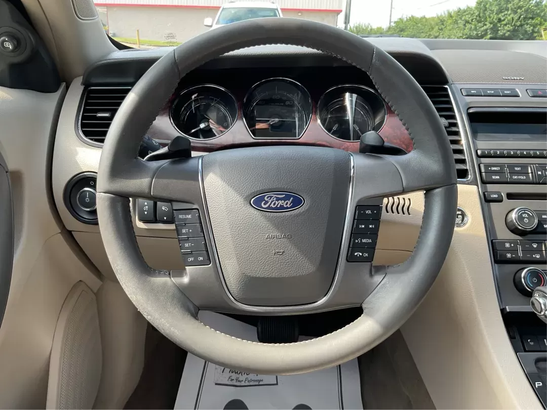 2011 Ford Taurus SEL (1FAHP2EW5BG) with an Duratec 3.5L V-6 DOHC engine, located at 8750 N County Rd 25A, Piqua, OH, 45356, (937) 908-9800, 40.164391, -84.232513 - Photo#15