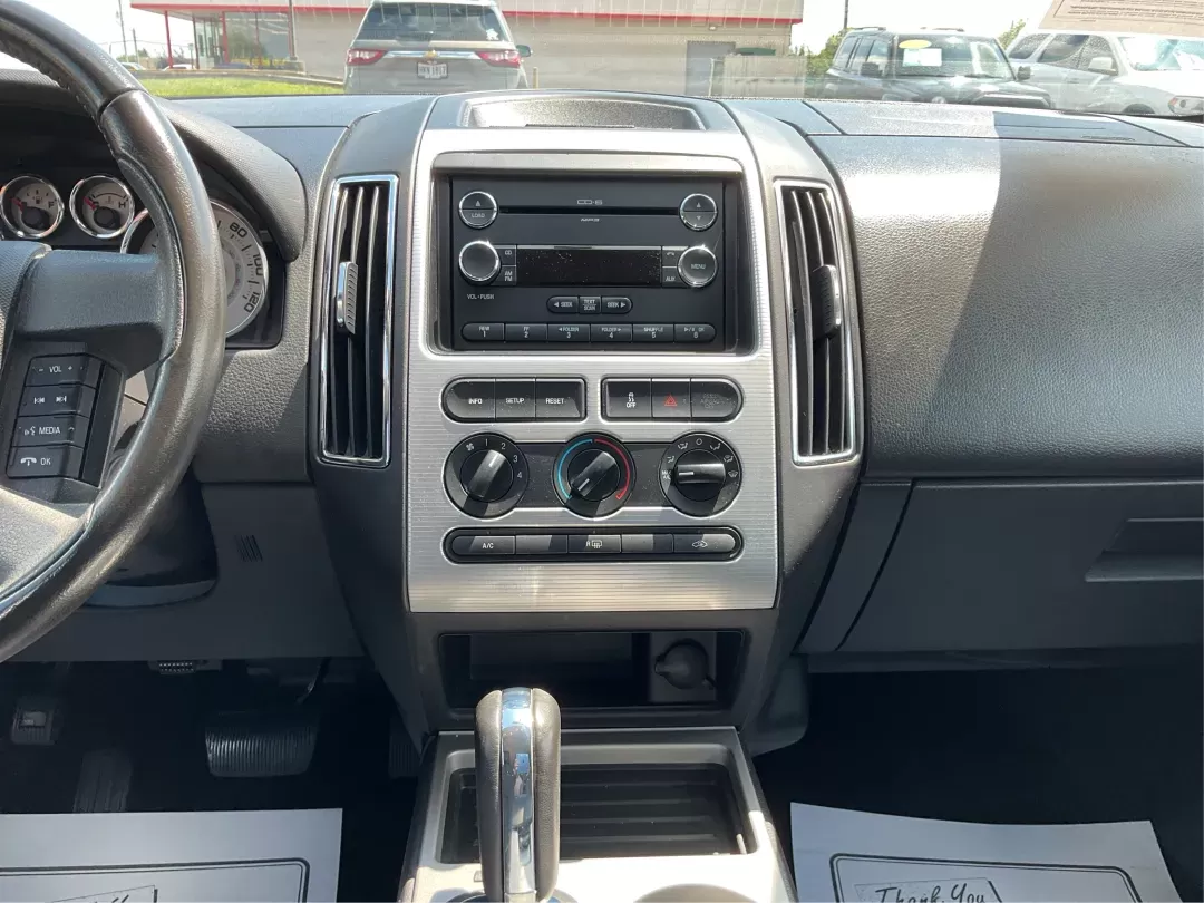 2010 Ford Edge SEL (2FMDK3JC3AB) with an Duratec 3.5L V-6 DOHC engine, located at 1230 East Main St, Xenia, OH, 45385, (937) 908-9800, 39.688026, -83.910172 - Photo#12