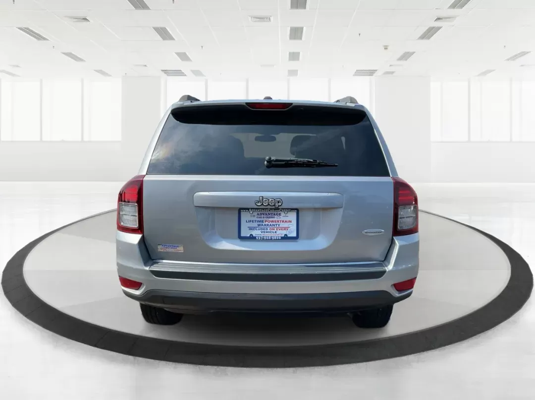 2017 Jeep Compass Latitude FWD (1C4NJCEA3HD) with an Other engine, located at 1230 East Main St, Xenia, OH, 45385, (937) 908-9800, 39.688026, -83.910172 - Photo#3