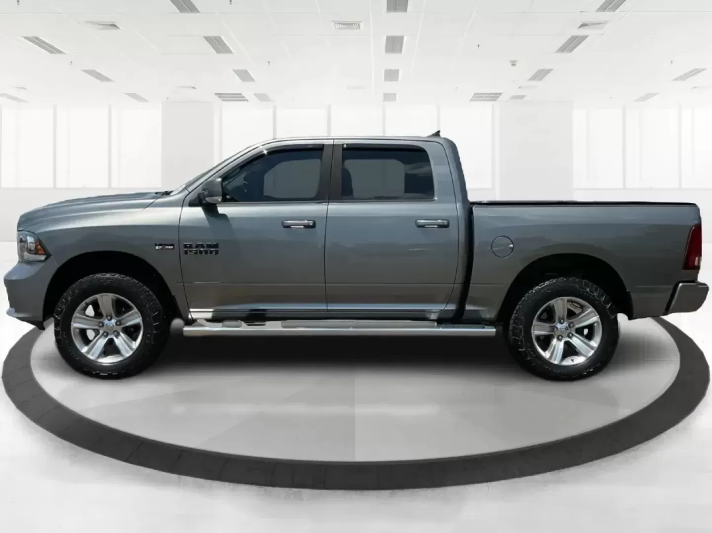 2013 Ram 1500 Sport (1C6RR7MT6DS) with an HEMI 5.7L V-8 variable valve control engine, located at 1951 S Dayton Lakeview Rd., New Carlisle, OH, 45344, (937) 908-9800, 39.890999, -84.050255 - **Unleash Your Adventurous Spirit with the 2013 Ram 1500 Sport at Advantage Car and Credit!**<br /> <br /> Are you ready to elevate your lifestyle with a powerful truck that can handle your daily commute, weekend adventures, and family outings? Look no further than the 2013 Ram 1500 Sport, available - Photo#4