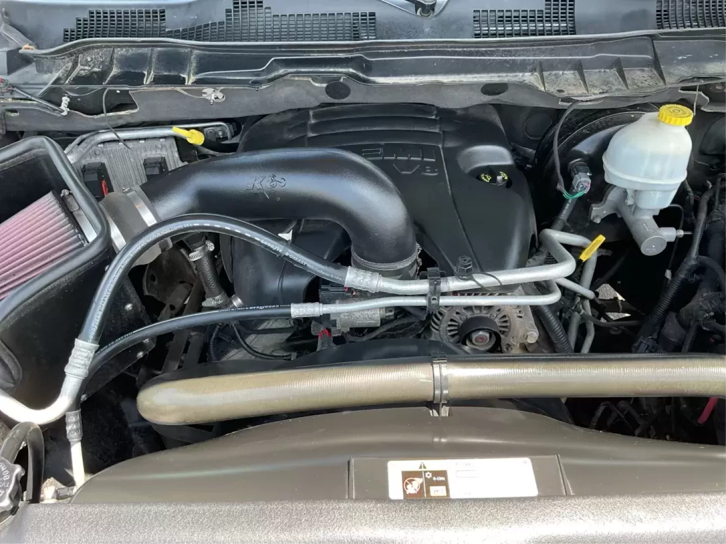 2013 Ram 1500 Sport (1C6RR7MT6DS) with an HEMI 5.7L V-8 variable valve control engine, located at 1951 S Dayton Lakeview Rd., New Carlisle, OH, 45344, (937) 908-9800, 39.890999, -84.050255 - **Unleash Your Adventurous Spirit with the 2013 Ram 1500 Sport at Advantage Car and Credit!**<br /> <br /> Are you ready to elevate your lifestyle with a powerful truck that can handle your daily commute, weekend adventures, and family outings? Look no further than the 2013 Ram 1500 Sport, available - Photo#9