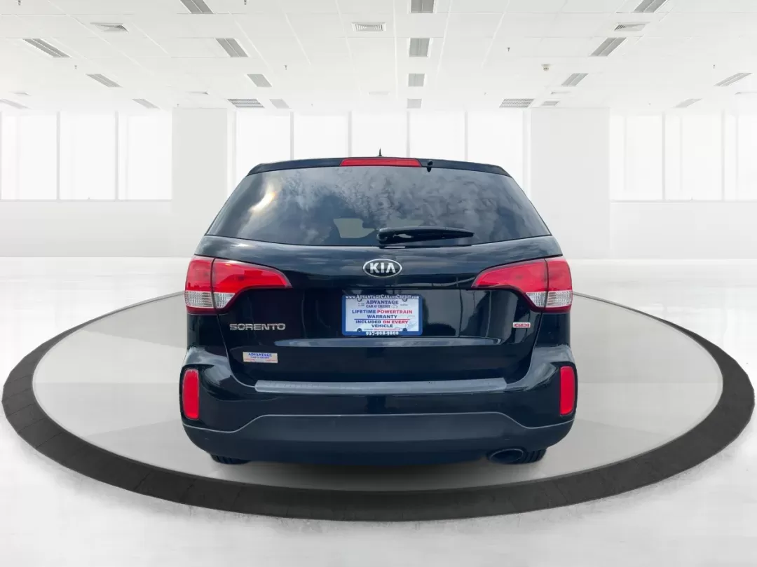 2015 Kia Sorento LX (5XYKT3A60FG) with an 2.4L I-4 gasoline direct injection engine, located at 880 E. National Road, Vandalia, OH, 45377, (937) 908-9800, 39.891918, -84.183594 - **Discover the 2015 Kia Sorento LX: Your Family Adventure Awaits!**<br /> <br /> Are you looking for the perfect vehicle to accommodate your growing family while ensuring comfort and safety? Look no further than the 2015 Kia Sorento LX! This versatile SUV offers the ideal blend of space, functionali - Photo#3