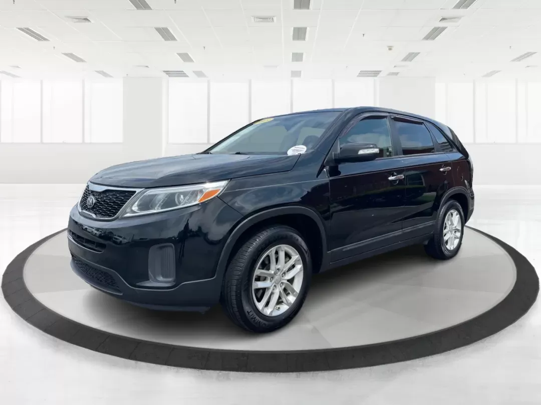 2015 Kia Sorento LX (5XYKT3A60FG) with an 2.4L I-4 gasoline direct injection engine, located at 880 E. National Road, Vandalia, OH, 45377, (937) 908-9800, 39.891918, -84.183594 - **Discover the 2015 Kia Sorento LX: Your Family Adventure Awaits!**<br /> <br /> Are you looking for the perfect vehicle to accommodate your growing family while ensuring comfort and safety? Look no further than the 2015 Kia Sorento LX! This versatile SUV offers the ideal blend of space, functionali - Photo#7