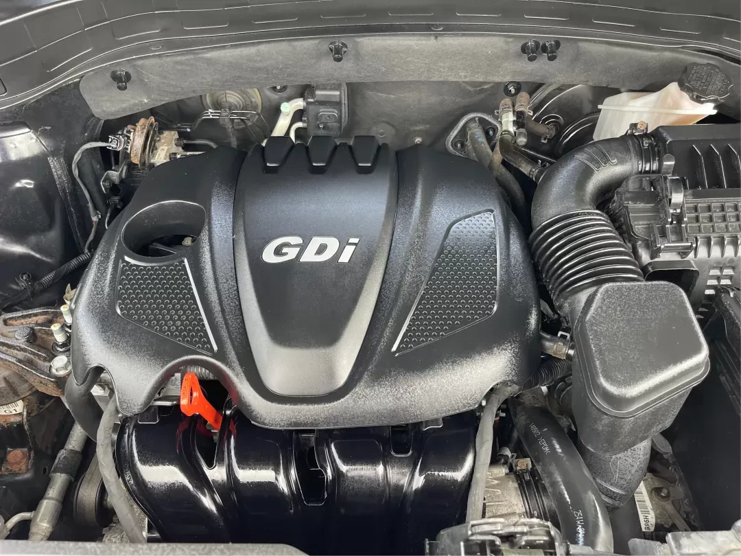 2015 Kia Sorento LX (5XYKT3A60FG) with an 2.4L I-4 gasoline direct injection engine, located at 880 E. National Road, Vandalia, OH, 45377, (937) 908-9800, 39.891918, -84.183594 - **Discover the 2015 Kia Sorento LX: Your Family Adventure Awaits!**<br /> <br /> Are you looking for the perfect vehicle to accommodate your growing family while ensuring comfort and safety? Look no further than the 2015 Kia Sorento LX! This versatile SUV offers the ideal blend of space, functionali - Photo#10