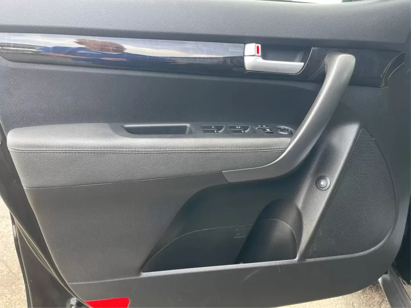 2015 Kia Sorento LX (5XYKT3A60FG) with an 2.4L I-4 gasoline direct injection engine, located at 880 E. National Road, Vandalia, OH, 45377, (937) 908-9800, 39.891918, -84.183594 - Photo#18