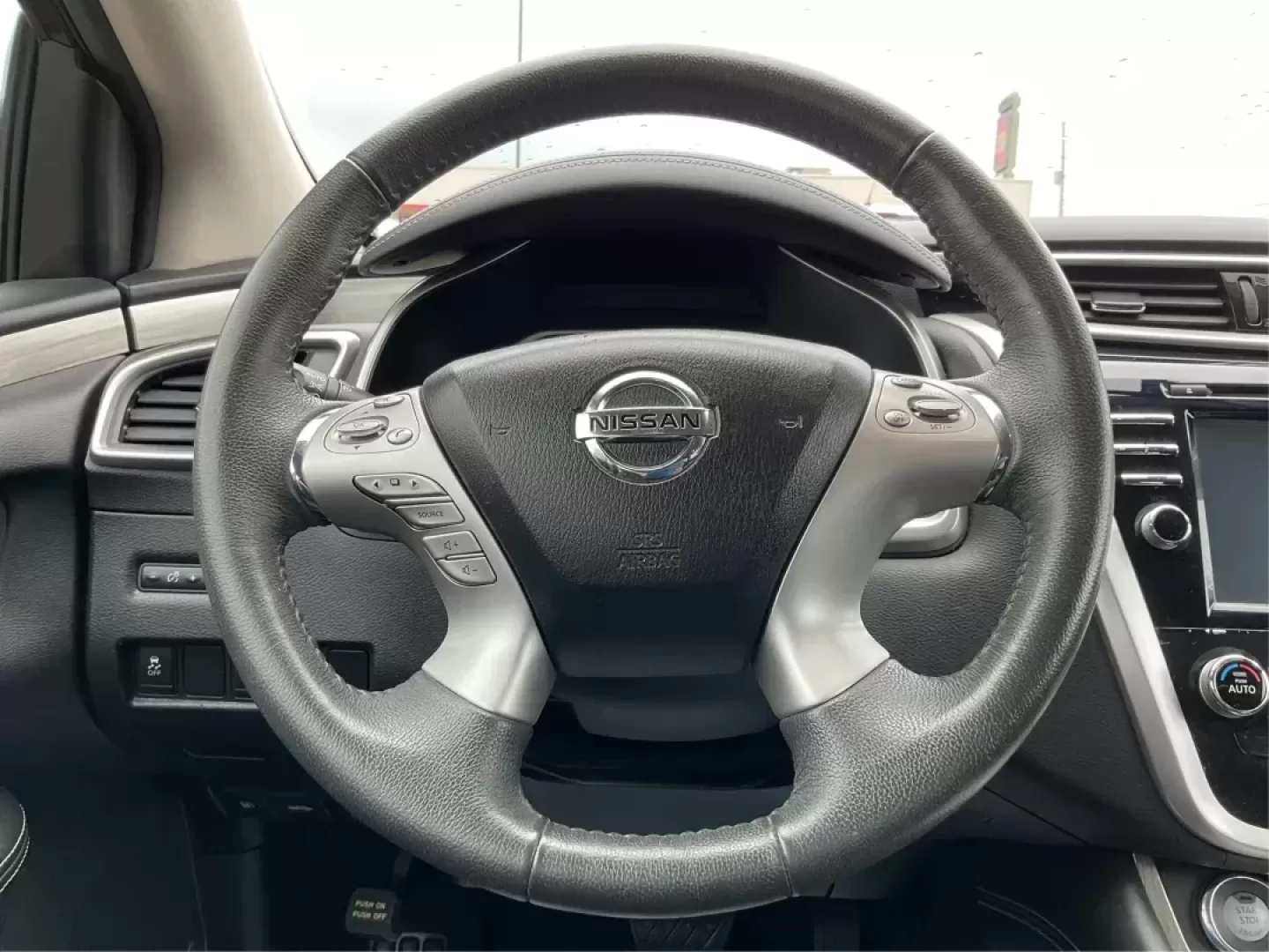 2015 Nissan Murano S | SV | SL | Platinum (5N1AZ2MH9FN) with an 3.5L V-6 DOHC engine, located at 1230 East Main St, Xenia, OH, 45385, (937) 908-9800, 39.688026, -83.910172 - Photo#14