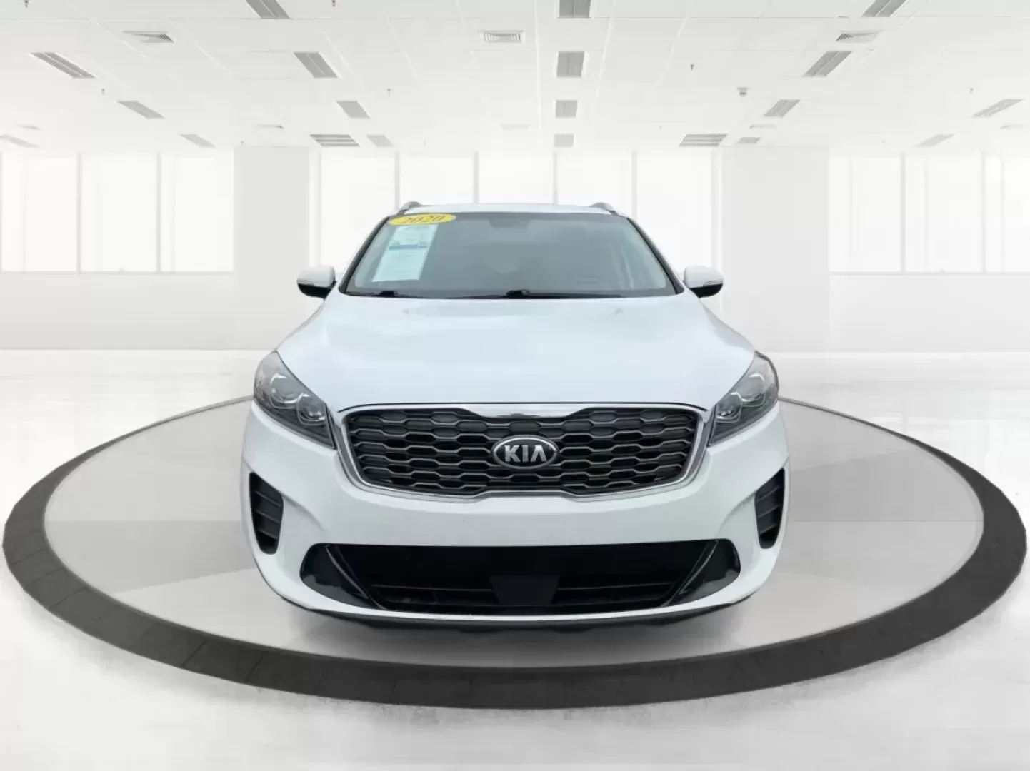 2020 Kia Sorento 2.4L LX (5XYPGDA38LG) with an 2.4L I-4 gasoline direct injection engine, located at 4508 South Dixie Dr, Moraine, OH, 45439, (937) 908-9800, 39.689976, -84.218452 - **Discover Your Next Adventure with the 2020 Kia Sorento at Advantage Car and Credit!**<br /> <br /> Are you ready to elevate your family outings or embark on thrilling weekend adventures? Look no further than this stunning 2020 Kia Sorento, now available at **Advantage Car and Credit** in Fairborn, - Photo#5