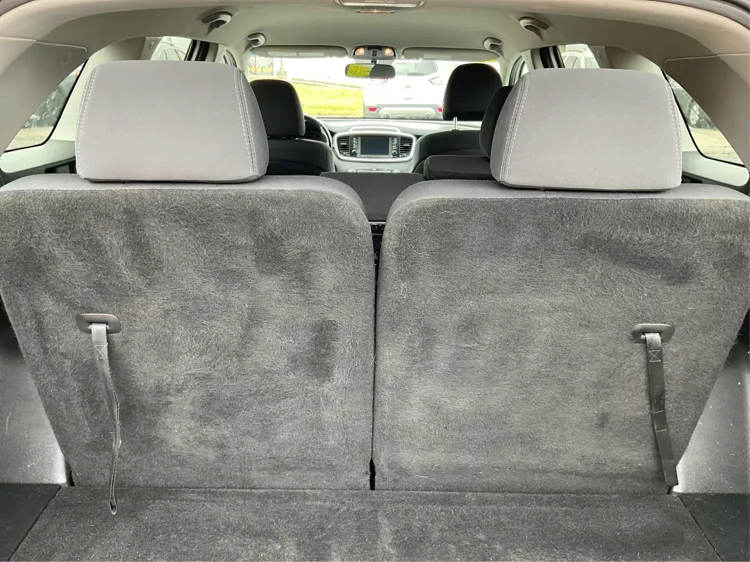 2020 Kia Sorento 2.4L LX (5XYPGDA38LG) with an 2.4L I-4 gasoline direct injection engine, located at 4508 South Dixie Dr, Moraine, OH, 45439, (937) 908-9800, 39.689976, -84.218452 - **Discover Your Next Adventure with the 2020 Kia Sorento at Advantage Car and Credit!**<br /> <br /> Are you ready to elevate your family outings or embark on thrilling weekend adventures? Look no further than this stunning 2020 Kia Sorento, now available at **Advantage Car and Credit** in Fairborn, - Photo#10