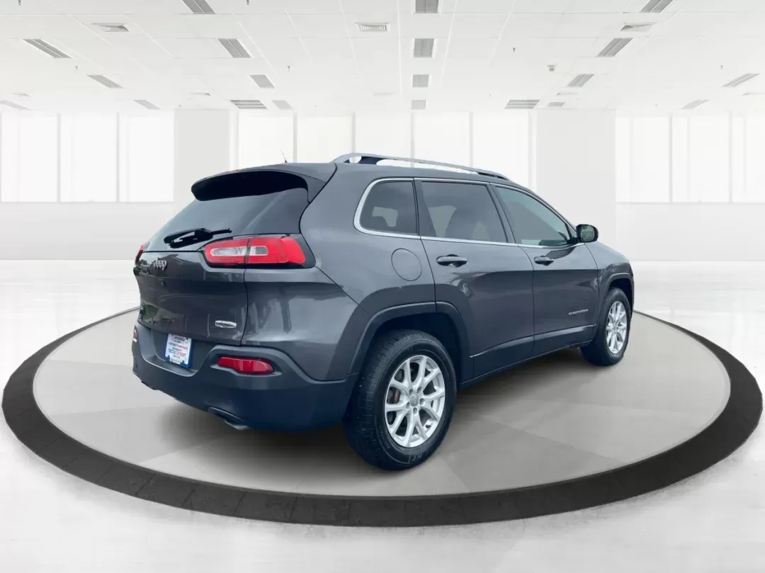 2014 Jeep Cherokee Latitude (1C4PJMCS3EW) with an Other engine, located at 1230 East Main St, Xenia, OH, 45385, (937) 908-9800, 39.688026, -83.910172 - Photo#2