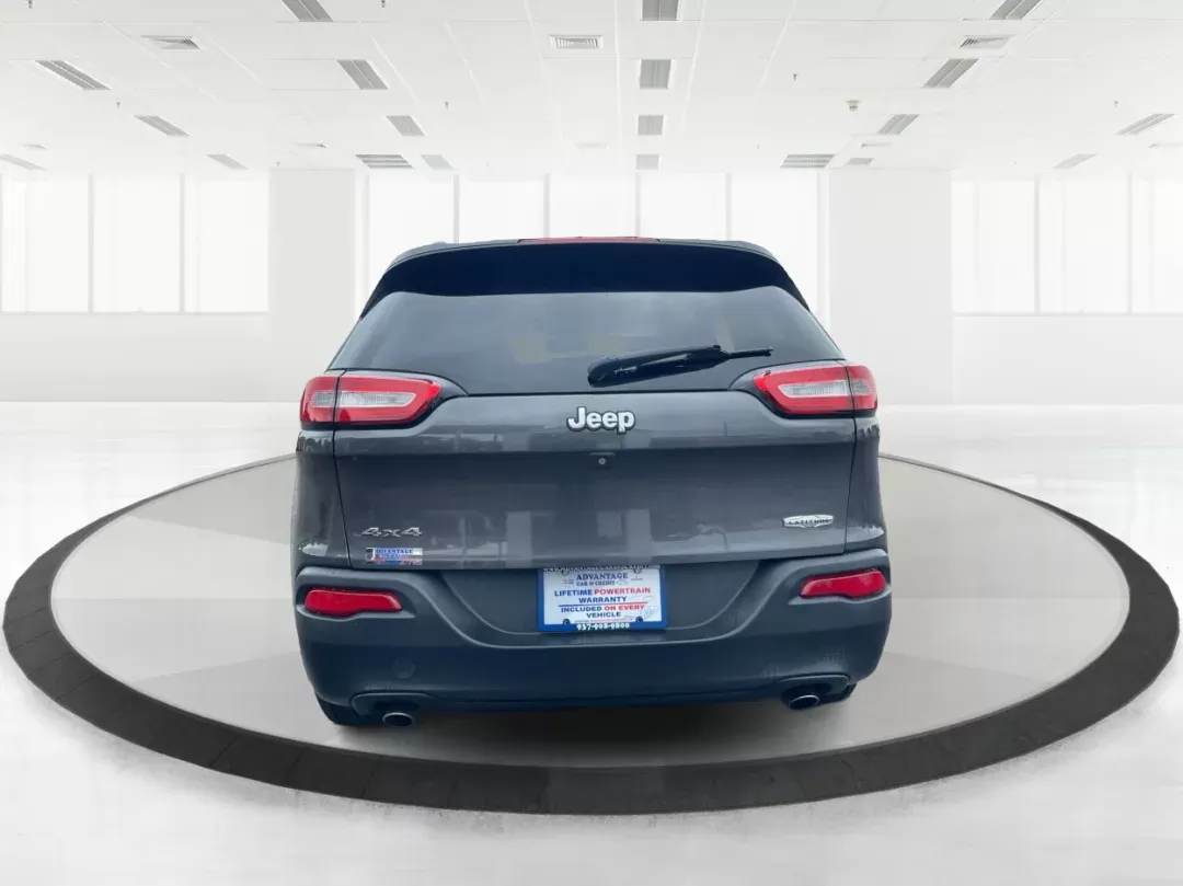 2014 Jeep Cherokee Latitude (1C4PJMCS3EW) with an Other engine, located at 1230 East Main St, Xenia, OH, 45385, (937) 908-9800, 39.688026, -83.910172 - Photo#3