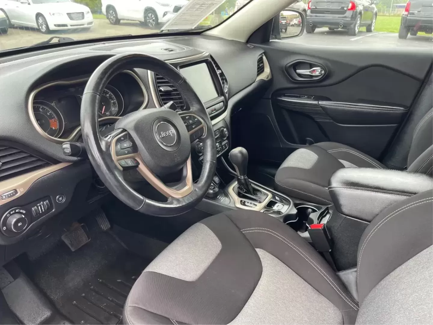 2014 Jeep Cherokee Latitude (1C4PJMCS3EW) with an Other engine, located at 1230 East Main St, Xenia, OH, 45385, (937) 908-9800, 39.688026, -83.910172 - Photo#8
