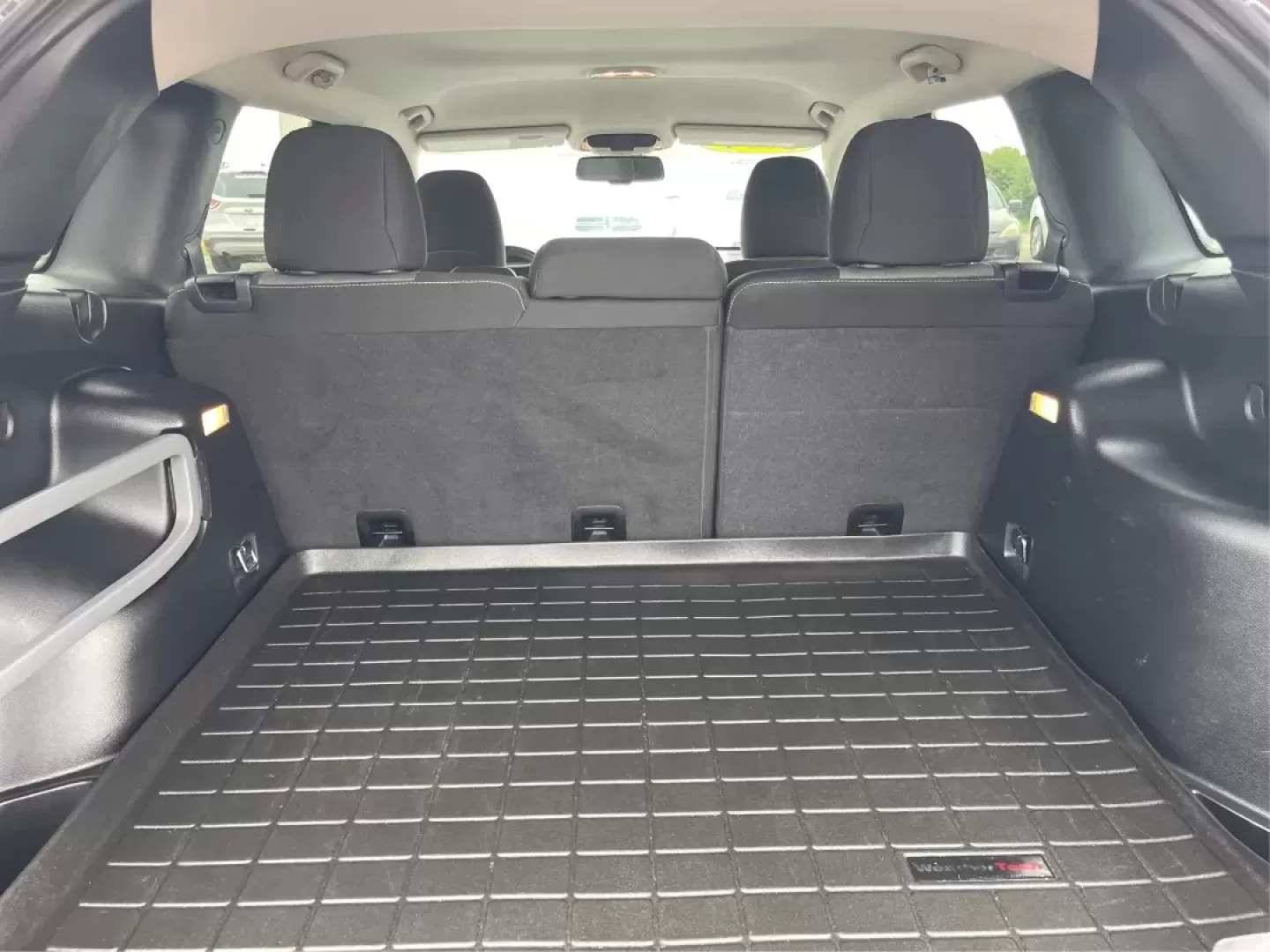 2014 Jeep Cherokee Latitude (1C4PJMCS3EW) with an Other engine, located at 1230 East Main St, Xenia, OH, 45385, (937) 908-9800, 39.688026, -83.910172 - Photo#10
