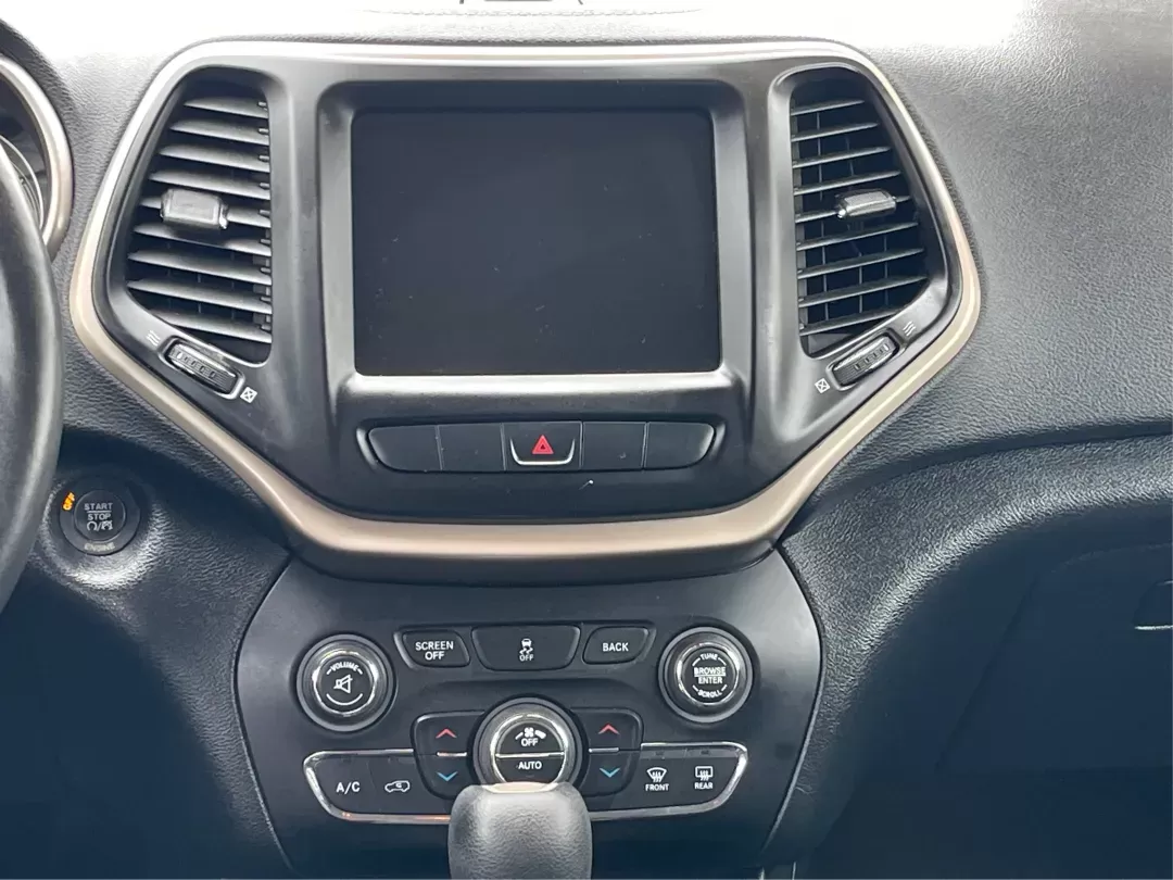 2014 Jeep Cherokee Latitude (1C4PJMCS3EW) with an Other engine, located at 1230 East Main St, Xenia, OH, 45385, (937) 908-9800, 39.688026, -83.910172 - Photo#11