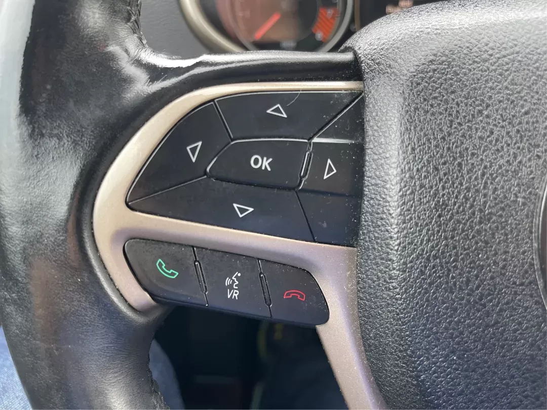 2014 Jeep Cherokee Latitude (1C4PJMCS3EW) with an Other engine, located at 1230 East Main St, Xenia, OH, 45385, (937) 908-9800, 39.688026, -83.910172 - Photo#14