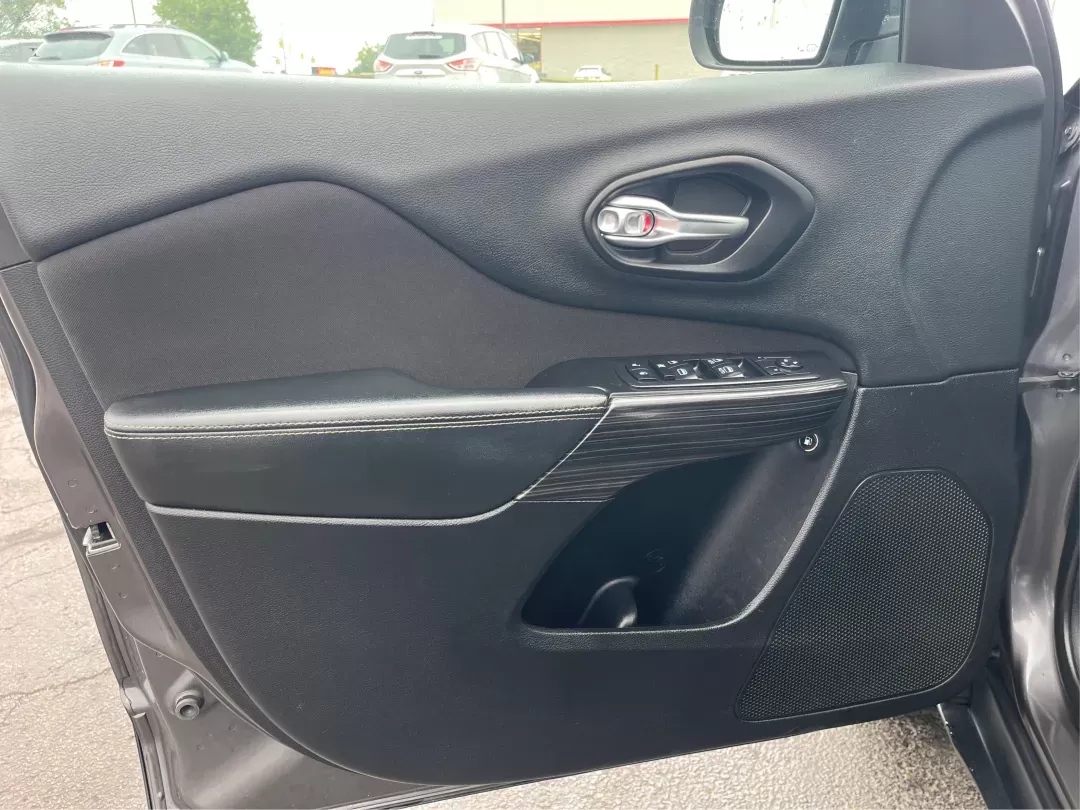 2014 Jeep Cherokee Latitude (1C4PJMCS3EW) with an Other engine, located at 1230 East Main St, Xenia, OH, 45385, (937) 908-9800, 39.688026, -83.910172 - Photo#17