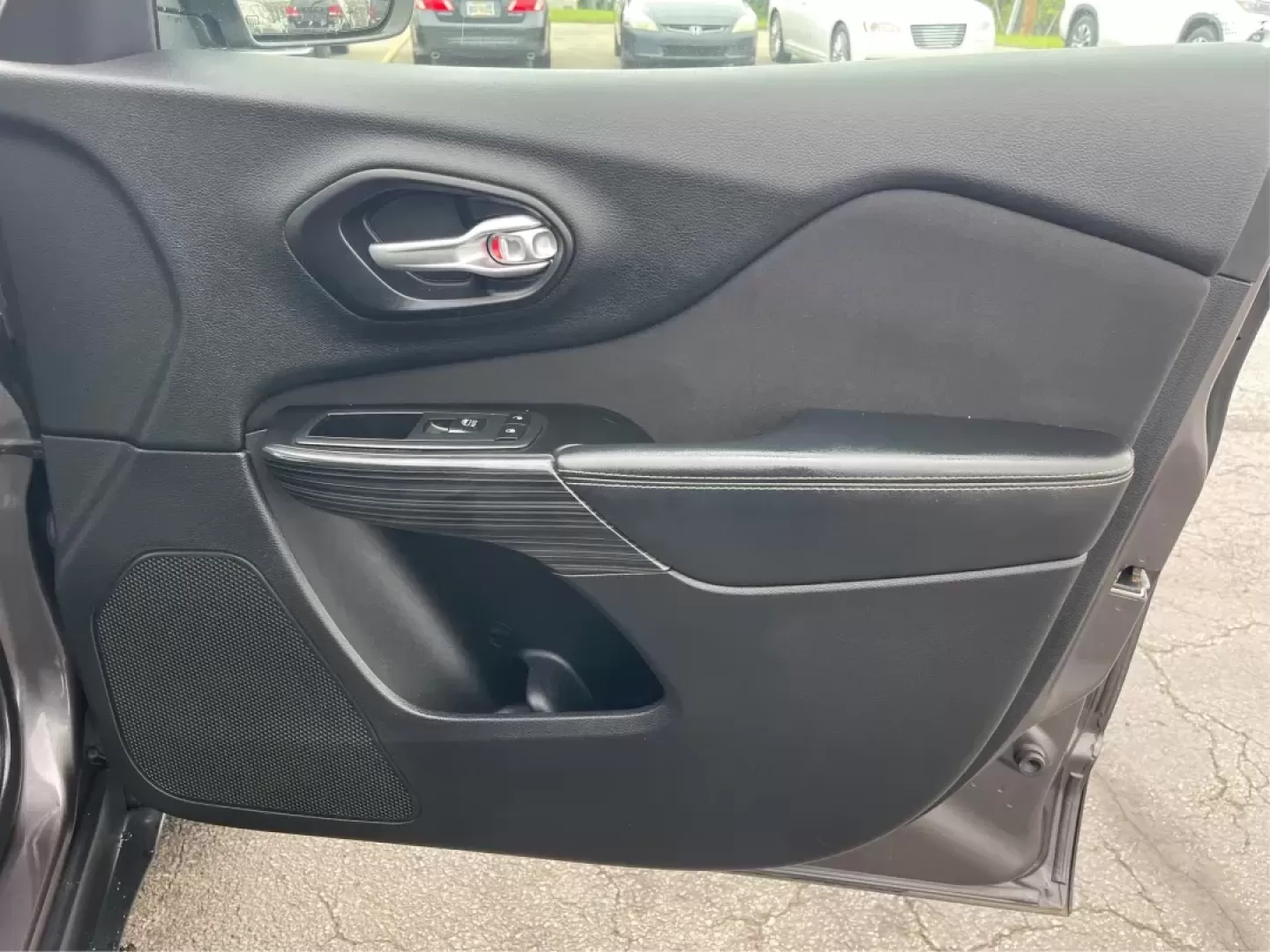 2014 Jeep Cherokee Latitude (1C4PJMCS3EW) with an Other engine, located at 1230 East Main St, Xenia, OH, 45385, (937) 908-9800, 39.688026, -83.910172 - Photo#18