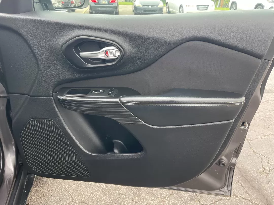 2014 Jeep Cherokee Latitude (1C4PJMCS3EW) with an Other engine, located at 1230 East Main St, Xenia, OH, 45385, (937) 908-9800, 39.688026, -83.910172 - Photo#18