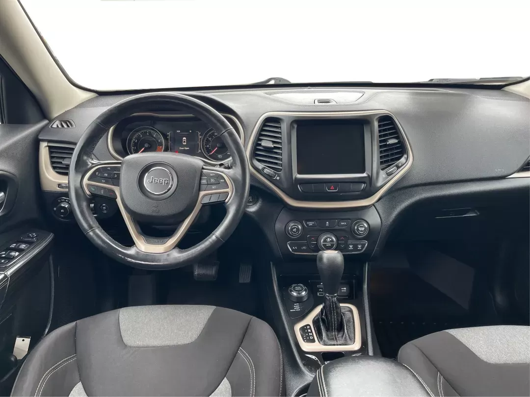 2014 Jeep Cherokee Latitude (1C4PJMCS3EW) with an Other engine, located at 1230 East Main St, Xenia, OH, 45385, (937) 908-9800, 39.688026, -83.910172 - Photo#19
