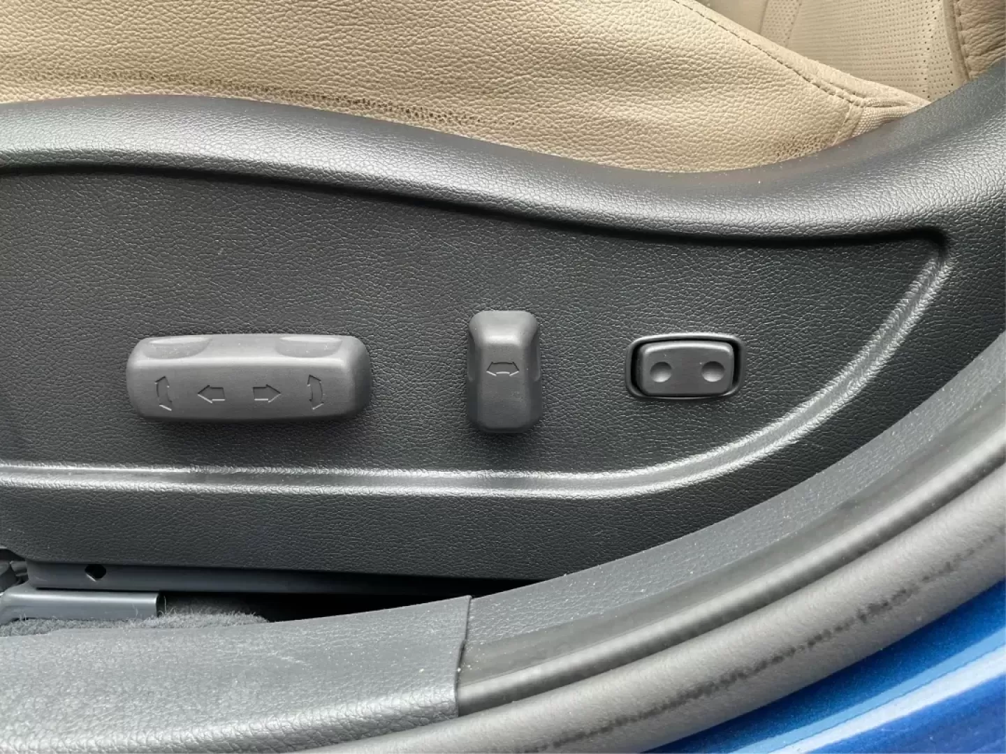 2013 Hyundai Elantra GT Base (KMHD35LE4DU) with an Other engine, located at 4508 South Dixie Dr, Moraine, OH, 45439, (937) 908-9800, 39.689976, -84.218452 - Photo#16