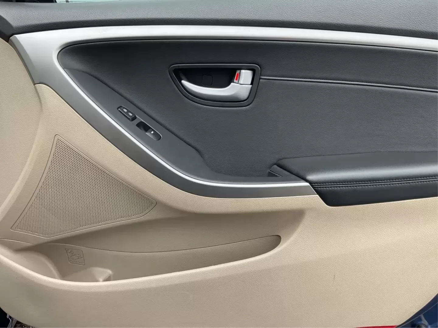 2013 Hyundai Elantra GT Base (KMHD35LE4DU) with an Other engine, located at 4508 South Dixie Dr, Moraine, OH, 45439, (937) 908-9800, 39.689976, -84.218452 - Photo#18