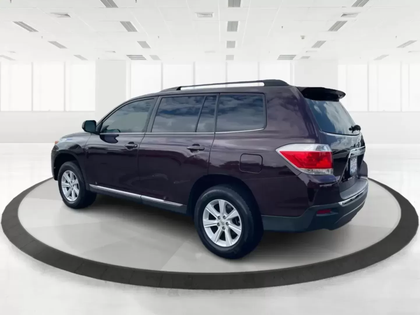 2013 Toyota Highlander SE V6 (5TDZK3EH9DS) with an 3.5L V-6 DOHC engine, located at 4508 South Dixie Dr, Moraine, OH, 45439, (937) 908-9800, 39.689976, -84.218452 - Photo#4