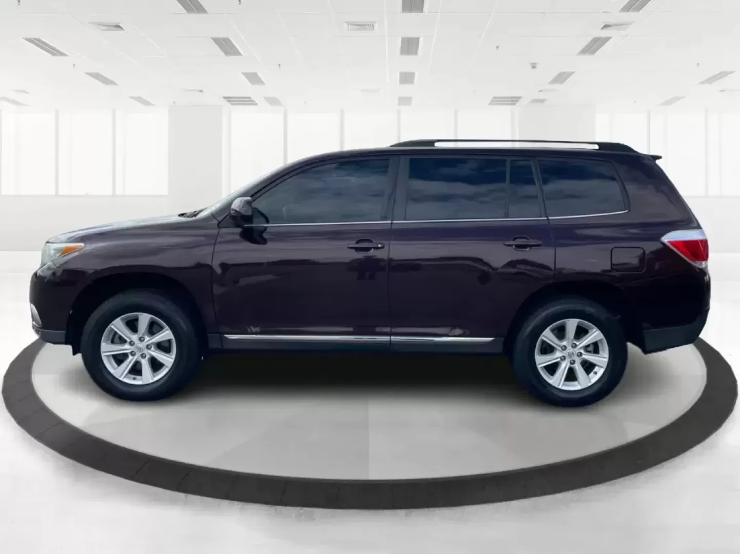 2013 Toyota Highlander SE V6 (5TDZK3EH9DS) with an 3.5L V-6 DOHC engine, located at 4508 South Dixie Dr, Moraine, OH, 45439, (937) 908-9800, 39.689976, -84.218452 - Photo#5