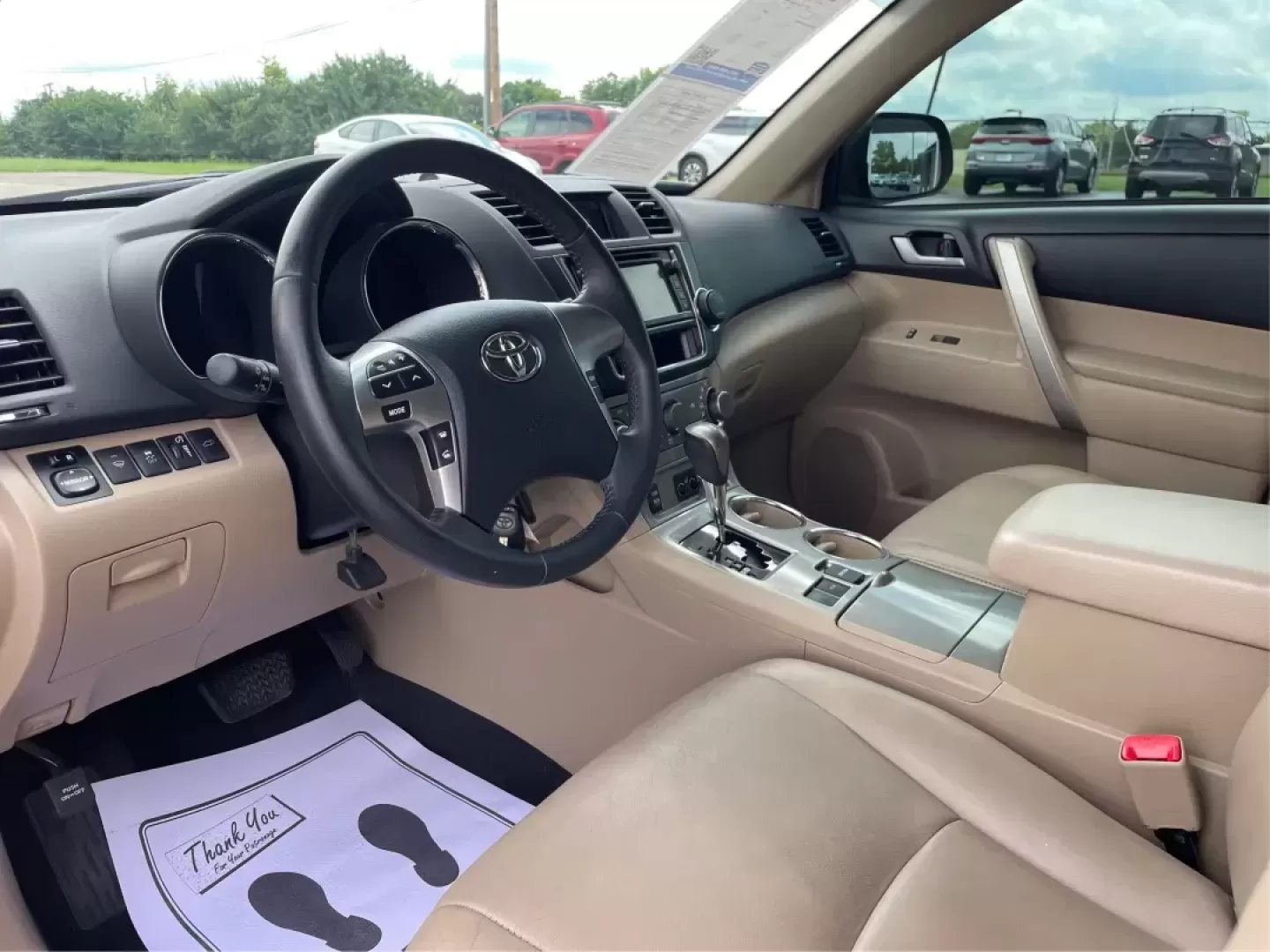 2013 Toyota Highlander SE V6 (5TDZK3EH9DS) with an 3.5L V-6 DOHC engine, located at 4508 South Dixie Dr, Moraine, OH, 45439, (937) 908-9800, 39.689976, -84.218452 - Photo#8