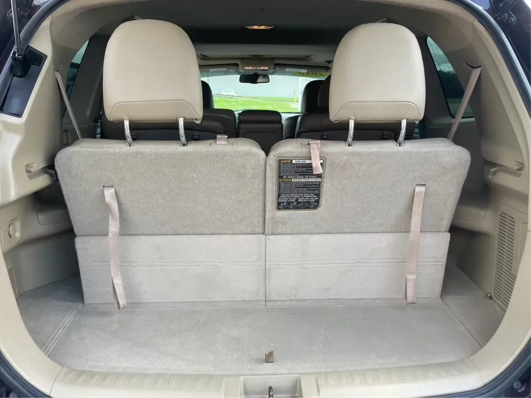 2013 Toyota Highlander SE V6 (5TDZK3EH9DS) with an 3.5L V-6 DOHC engine, located at 4508 South Dixie Dr, Moraine, OH, 45439, (937) 908-9800, 39.689976, -84.218452 - **Adventure Awaits with the 2013 Toyota Highlander SE V6 Perfect for Family Getaways and Daily Drives!**<br /> <br /> Are you ready to embrace a lifestyle of exploration and comfort? The 2013 Toyota Highlander SE V6 is your ticket to memorable family outings and enjoyable commutes alike. With its s - Photo#11