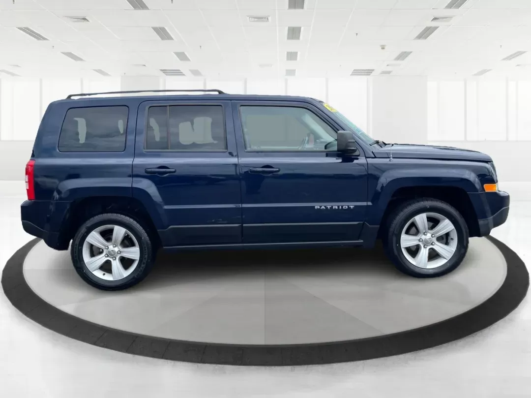 2016 Jeep Patriot Latitude (1C4NJRFBXGD) with an 2.4L I-4 DOHC engine, located at 1184 Kauffman Ave, Fairborn, OH, 45324, (937) 908-9800, 39.807072, -84.030914 - **Explore the Open Road with Confidence: 2016 Jeep Patriot Latitude at Advantage Car and Credit**<br /> <br /> Are you ready to embrace your adventurous spirit? The 2016 Jeep Patriot Latitude is not just a vehicle; it's your gateway to unforgettable road trips, weekend getaways, and everyday journey - Photo#1
