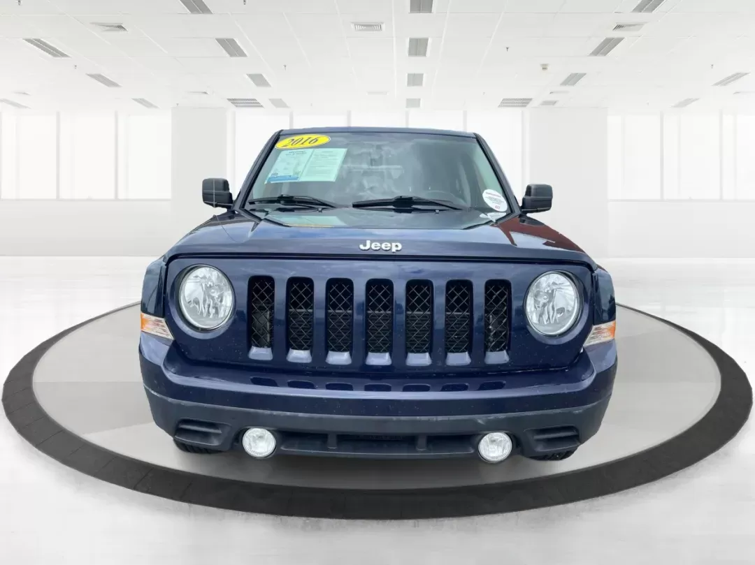 2016 Jeep Patriot Latitude (1C4NJRFBXGD) with an 2.4L I-4 DOHC engine, located at 1184 Kauffman Ave, Fairborn, OH, 45324, (937) 908-9800, 39.807072, -84.030914 - **Explore the Open Road with Confidence: 2016 Jeep Patriot Latitude at Advantage Car and Credit**<br /> <br /> Are you ready to embrace your adventurous spirit? The 2016 Jeep Patriot Latitude is not just a vehicle; it's your gateway to unforgettable road trips, weekend getaways, and everyday journey - Photo#5