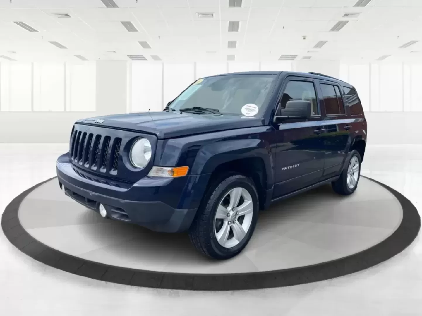 2016 Jeep Patriot Latitude (1C4NJRFBXGD) with an 2.4L I-4 DOHC engine, located at 1184 Kauffman Ave, Fairborn, OH, 45324, (937) 908-9800, 39.807072, -84.030914 - Photo#6