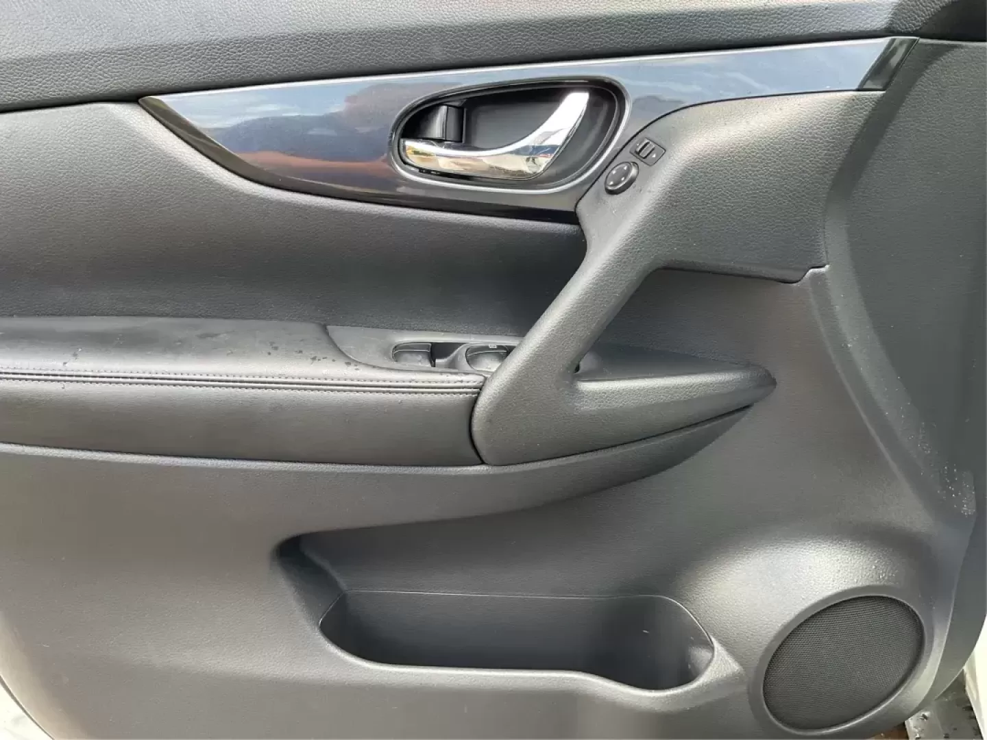 2017 Nissan Rogue S (KNMAT2MV0HP) with an 2.5L I-4 DOHC engine, located at 8750 N County Rd 25A, Piqua, OH, 45356, (937) 908-9800, 40.164391, -84.232513 - Photo#15