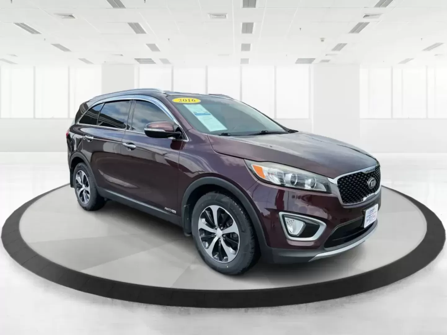 2016 Kia Sorento 3.3L EX (5XYPHDA5XGG) with an Lambda II 3.3L V-6 gasoline direct injection engine, located at 8750 N County Rd 25A, Piqua, OH, 45356, (937) 908-9800, 40.164391, -84.232513 - Photo#0