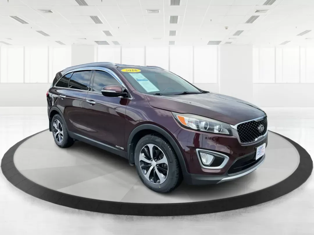 2016 Kia Sorento 3.3L EX (5XYPHDA5XGG) with an Lambda II 3.3L V-6 gasoline direct injection engine, located at 8750 N County Rd 25A, Piqua, OH, 45356, (937) 908-9800, 40.164391, -84.232513 - **Experience Adventure with the 2016 Kia Sorento EX Perfect for Your Family Road Trips!**<br /> <br /> Are you ready to elevate your family adventures with a vehicle that combines style, comfort, and performance? The 2016 Kia Sorento EX is tailored for those who crave exploration without sacrificin - Photo#0
