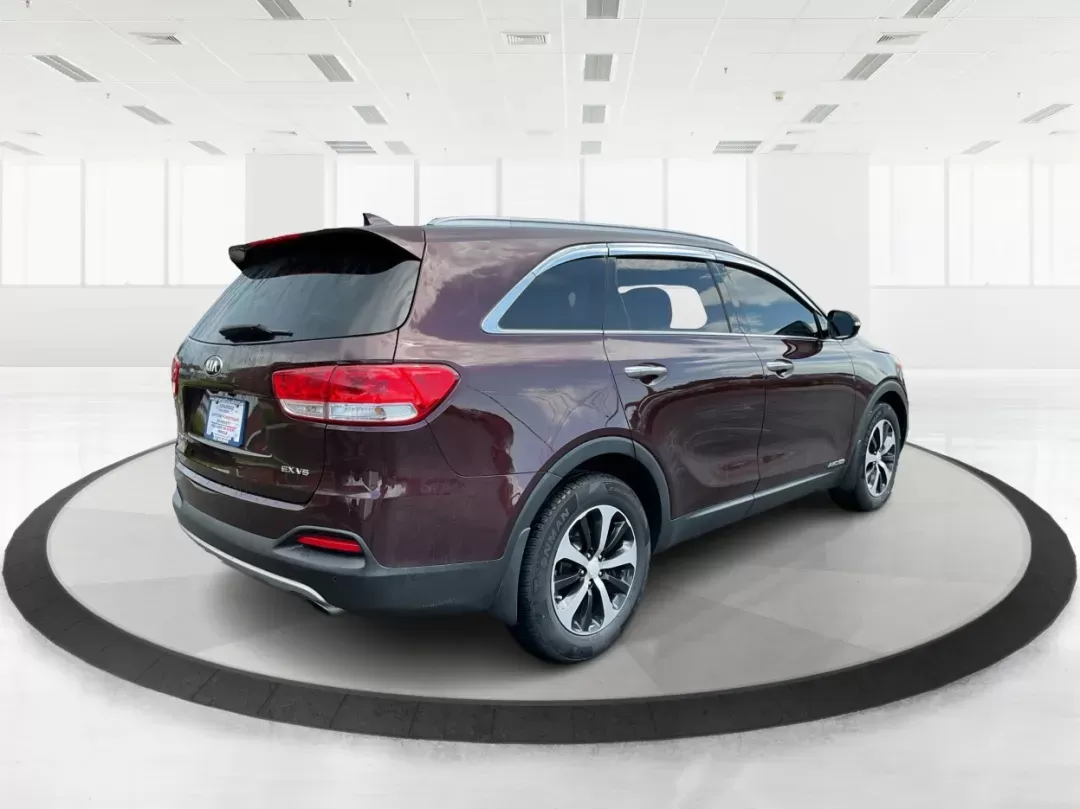 2016 Kia Sorento 3.3L EX (5XYPHDA5XGG) with an Lambda II 3.3L V-6 gasoline direct injection engine, located at 8750 N County Rd 25A, Piqua, OH, 45356, (937) 908-9800, 40.164391, -84.232513 - **Experience Adventure with the 2016 Kia Sorento EX Perfect for Your Family Road Trips!**<br /> <br /> Are you ready to elevate your family adventures with a vehicle that combines style, comfort, and performance? The 2016 Kia Sorento EX is tailored for those who crave exploration without sacrificin - Photo#2
